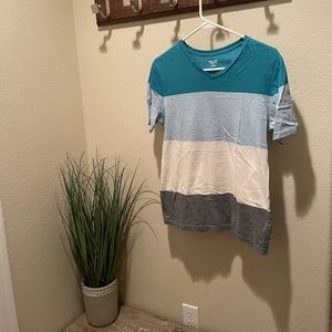 Mossimo V-Neck T-Shirt - Small